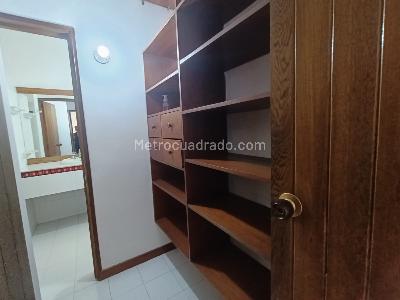 Casa de 5 alcobas en arriendo en Villa Grande, Envigado, 300 m² · foto 16 de 20
