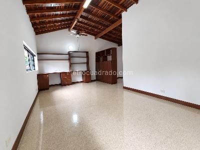 Casa de 5 alcobas en arriendo en Villa Grande, Envigado, 300 m² · foto 4 de 20