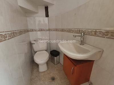 Casa de 5 alcobas en arriendo en Villa Grande, Envigado, 300 m² · foto 5 de 20