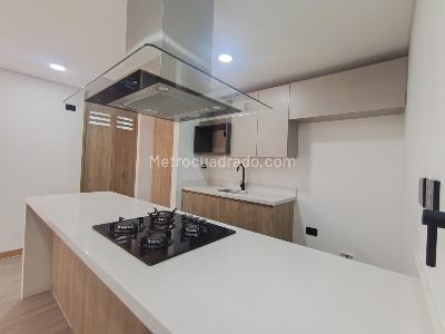 Apartamento de 2 alcobas en arriendo en La Asomadera, Medellín, 62 m² · foto 4 de 15