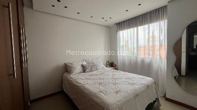 Apartamento de 2 alcobas en arriendo en Loma De San Julian, Medellín, 88 m² · foto 2 de 14