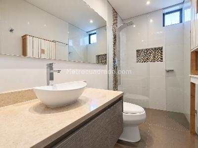 Apartamento de 3 alcobas en arriendo en Provenza, Medellín, 134 m² · foto 8 de 17