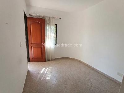 Casa de 4 alcobas en arriendo en Cataluña, Medellín, 210 m² · foto 4 de 20