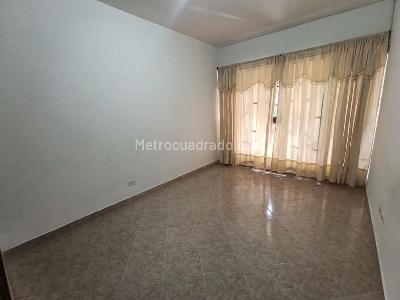 Casa de 4 alcobas en arriendo en Cataluña, Medellín, 210 m² · foto 6 de 20