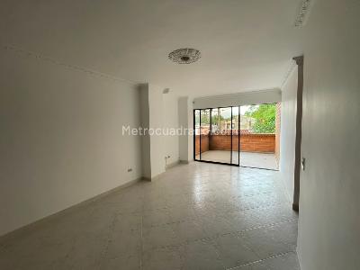 Apartamento de 3 alcobas en arriendo en La Palma, Medellín, 96 m² · foto 2 de 14