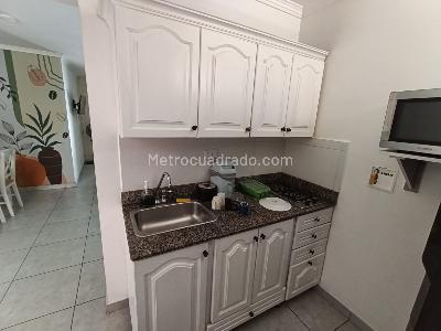 Apartamento de 1 alcoba en arriendo en Boston, Medellín, 38 m² · foto 2 de 16