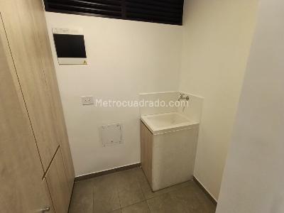 Apartamento de 2 alcobas en arriendo en Altos Del Poblado Cola Del Zorro, Medellín, 82 m² · foto 12 de 14