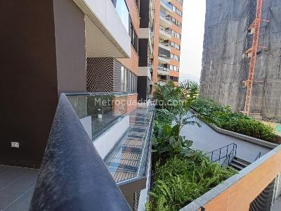 Apartamento de 2 alcobas en arriendo en Altos Del Poblado Cola Del Zorro, Medellín, 82 m² · foto 13 de 14