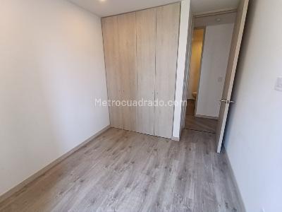 Apartamento de 2 alcobas en arriendo en Altos Del Poblado Cola Del Zorro, Medellín, 82 m² · foto 3 de 14