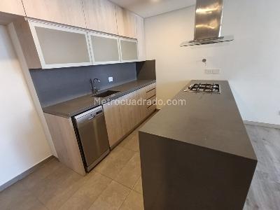 Apartamento de 2 alcobas en arriendo en Altos Del Poblado Cola Del Zorro, Medellín, 82 m² · foto 7 de 14