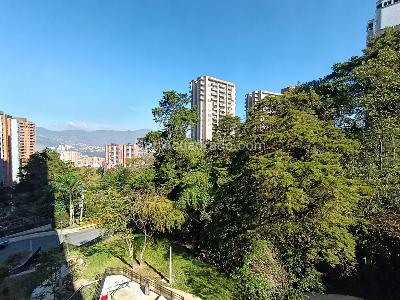 Apartamento de 1 alcoba en arriendo en Los Balsos, Medellín, 52 m² · foto 8 de 13