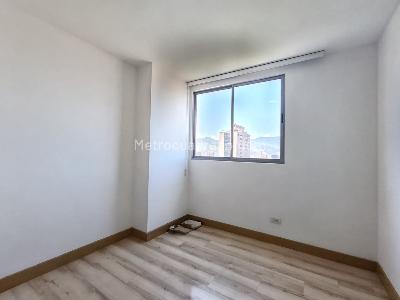 Apartamento de 3 alcobas en arriendo en Castropol, Medellín, 94 m² · foto 5 de 13