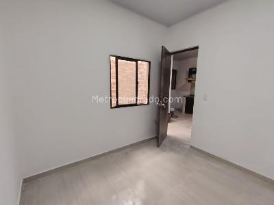 Apartamento de 2 alcobas en arriendo en La Castellana, Medellín, 50 m² · foto 3 de 8