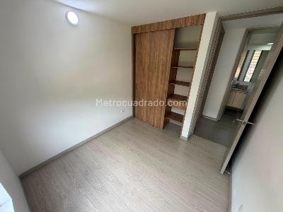 Apartamento de 3 alcobas en arriendo en Loma De Los Bernal, Medellín, 70 m² · foto 5 de 14