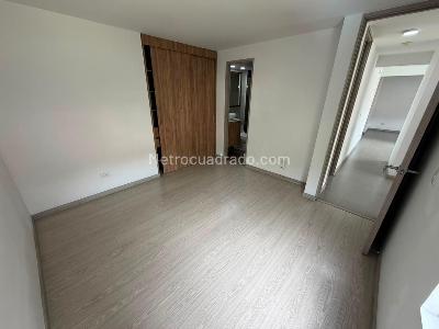 Apartamento de 3 alcobas en arriendo en Loma De Los Bernal, Medellín, 70 m² · foto 6 de 14