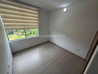 Apartamento de 3 alcobas en arriendo en Loma De Los Bernal, Medellín, 70 m² · foto 9 de 14
