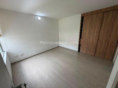 Apartamento de 3 alcobas en arriendo en Loma De Los Bernal, Medellín, 70 m² · foto 10 de 14