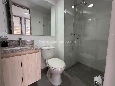 Apartamento de 3 alcobas en arriendo en Loma De Los Bernal, Medellín, 70 m² · foto 13 de 14