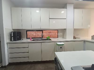 Casa de 3 alcobas en arriendo en El Chocho, Envigado, 240 m² · foto 10 de 20