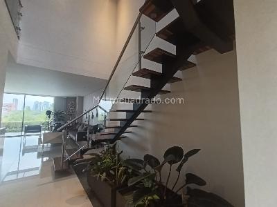 Casa de 3 alcobas en arriendo en El Chocho, Envigado, 240 m² · foto 3 de 20