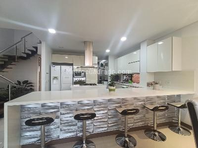 Casa de 3 alcobas en arriendo en El Chocho, Envigado, 240 m² · foto 7 de 20