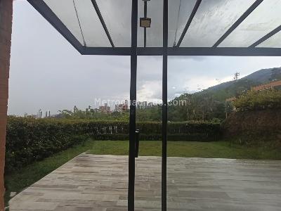 Casa de 3 alcobas en arriendo en El Chocho, Envigado, 240 m² · foto 9 de 20