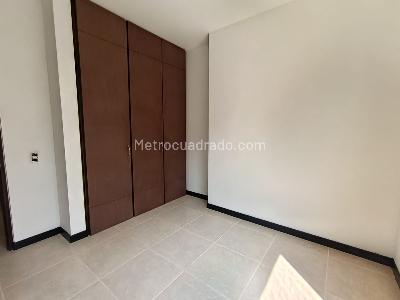 Apartamento de 3 alcobas en arriendo en Castropol, Medellín, 78 m² · foto 2 de 14