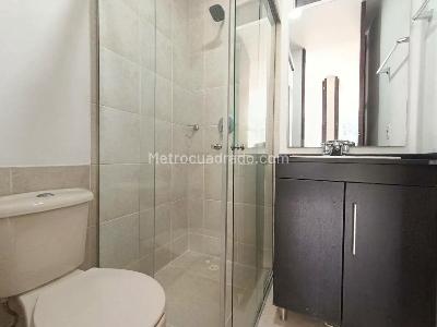 Apartamento de 3 alcobas en arriendo en Castropol, Medellín, 78 m² · foto 11 de 14