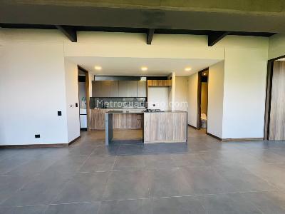 Apartamento de 1 alcoba en arriendo en Altos Del Poblado Cola Del Zorro, Medellín, 72 m² · foto 8 de 15