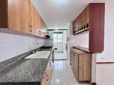 Apartamento de 2 alcobas en arriendo en La Visitacion Los Gonzalez, Medellín, 76 m² · foto 4 de 15