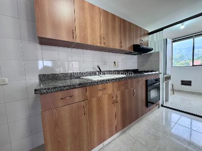 Apartamento de 2 alcobas en arriendo en La Visitacion Los Gonzalez, Medellín, 76 m² · foto 5 de 15