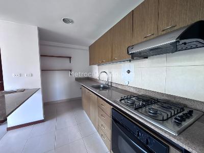 Apartamento de 2 alcobas en arriendo en Loma Benedictinos, Envigado, 76 m² · foto 4 de 15