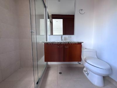 Apartamento de 2 alcobas en arriendo en Loma Benedictinos, Envigado, 76 m² · foto 13 de 15