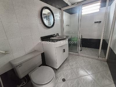 Casa de 3 alcobas en arriendo en Florida Nueva, Medellín, 320 m² · foto 10 de 18