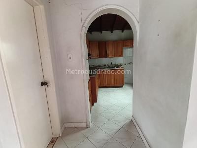 Casa de 3 alcobas en arriendo en Florida Nueva, Medellín, 320 m² · foto 14 de 18