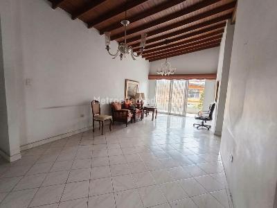 Casa de 3 alcobas en arriendo en Florida Nueva, Medellín, 320 m² · foto 3 de 18