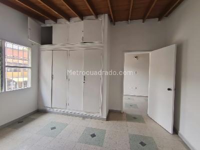 Casa de 5 alcobas en arriendo en Laureles Medellin, Medellín, 185 m² · foto 15 de 18