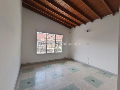 Casa de 5 alcobas en arriendo en Laureles Medellin, Medellín, 185 m² · foto 16 de 18