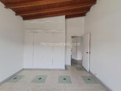 Casa de 5 alcobas en arriendo en Laureles Medellin, Medellín, 185 m² · foto 17 de 18
