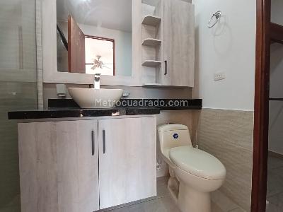 Apartamento de 3 alcobas en arriendo en La Aguacatala, Medellín, 135 m² · foto 8 de 16