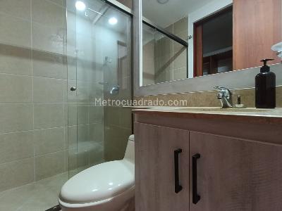 Apartamento de 3 alcobas en arriendo en La Aguacatala, Medellín, 135 m² · foto 9 de 16