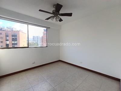 Apartamento de 3 alcobas en arriendo en La Aguacatala, Medellín, 135 m² · foto 10 de 16