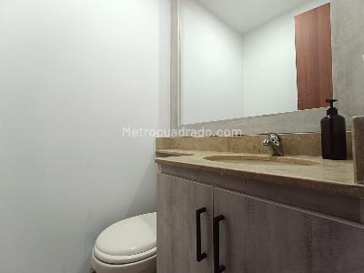 Apartamento de 3 alcobas en arriendo en La Aguacatala, Medellín, 135 m² · foto 12 de 16