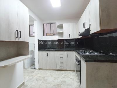 Apartamento de 3 alcobas en arriendo en La Aguacatala, Medellín, 135 m² · foto 15 de 16