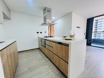 Apartamento de 2 alcobas en arriendo en La Asomadera, Medellín, 62 m² · foto 2 de 12