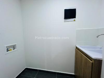 Apartamento de 2 alcobas en arriendo en La Asomadera, Medellín, 62 m² · foto 3 de 12