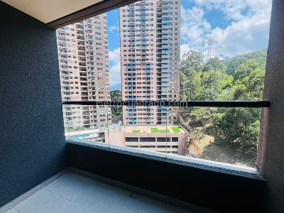Apartamento de 2 alcobas en arriendo en La Asomadera, Medellín, 62 m² · foto 8 de 12