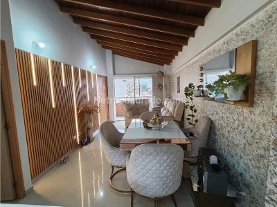 Apartamento de 3 alcobas en venta en Florida Nueva, Medellín, 82 m² · foto 2 de 14