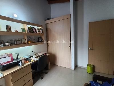 Apartamento de 3 alcobas en venta en Florida Nueva, Medellín, 82 m² · foto 11 de 14