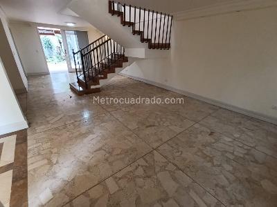 Casa de 5 alcobas en arriendo en Alameda, Medellín, 400 m² · foto 4 de 20